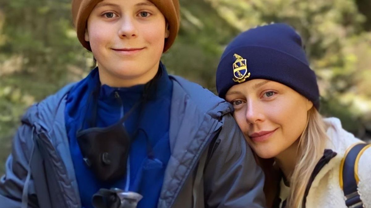 Тіна Кароль показала, як разом з сином підкорила Говерлу: відео