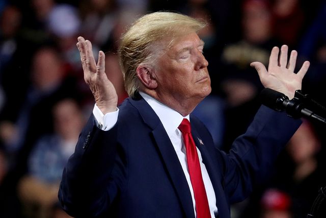 Дональд Трамп розповів, як пише повідомлення в Twitter і Facebook - фото 406028