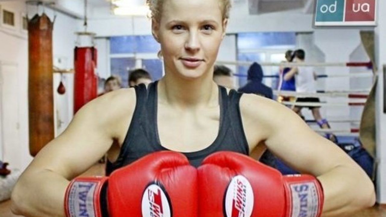 Українська боксерка заступилася за Усика і викликала Соколову на двобій