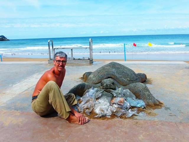 Цей чоловік створює з піску неймовірні реалістичні скульптури - фото 406163