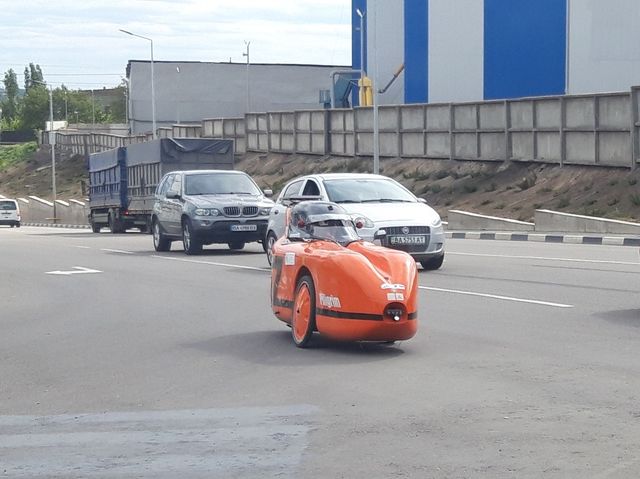 В Україні зняли унікальний саморобний електромобіль - фото 406381
