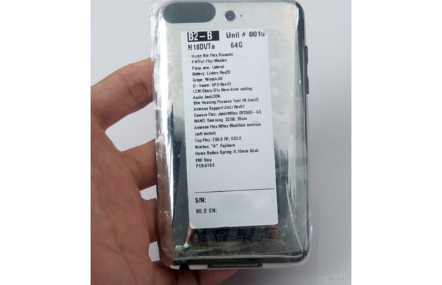 Колекціонер показав iPod Touch, який так і не вийшов: виглядає футуристично - фото 406794