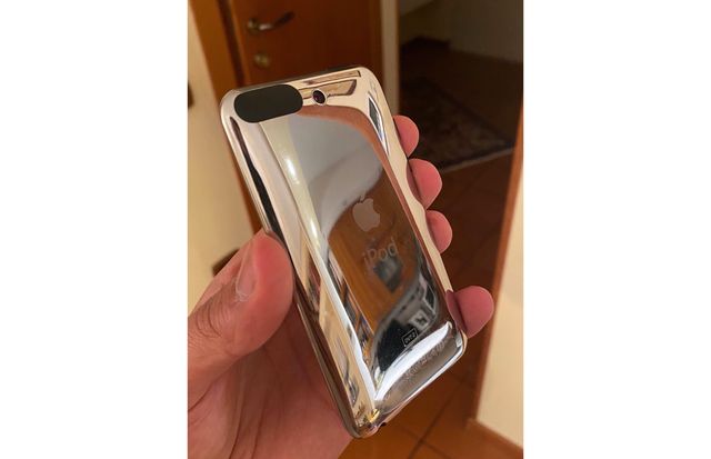 Колекціонер показав iPod Touch, який так і не вийшов: виглядає футуристично - фото 406797