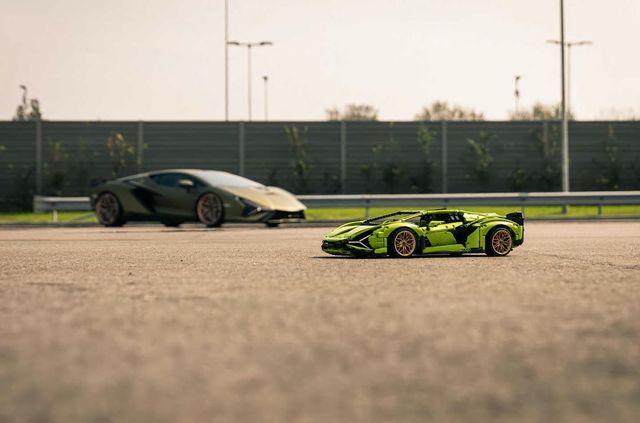 Доступний італійський гібрид: Lamborghini Sián став конструктором Lego - фото 406890