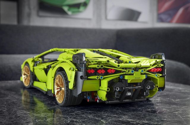 Доступний італійський гібрид: Lamborghini Sián став конструктором Lego - фото 406891