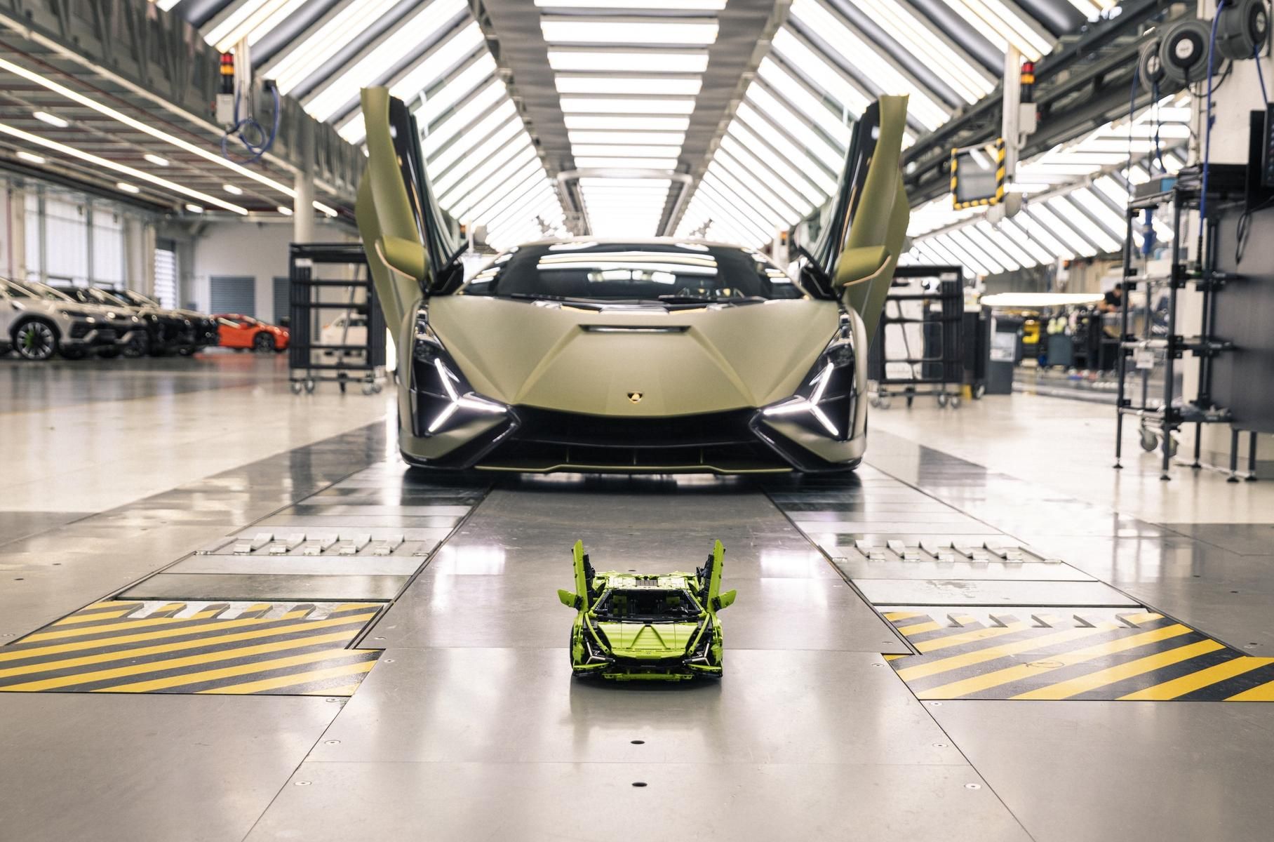 Lamborghini Sián з Lego складається з 3696 деталей - фото 1