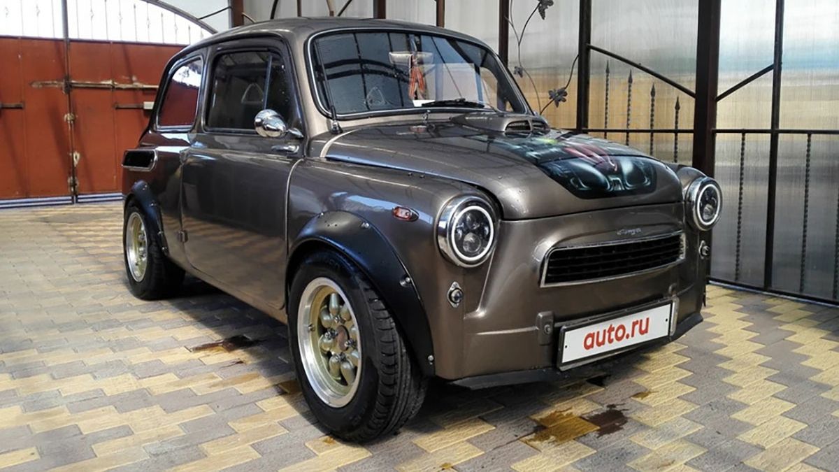 Мережу спантеличив Запорожець з салоном від Mazda