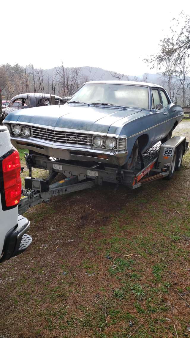Уже колишня: дівчина викинула Chevrolet Impala свого хлопця, поки він був у відрядженні - фото 407160