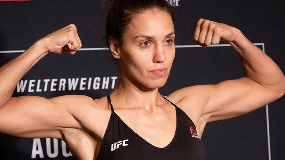 Боєць UFC показала обличчя після 45 пропущених ударів