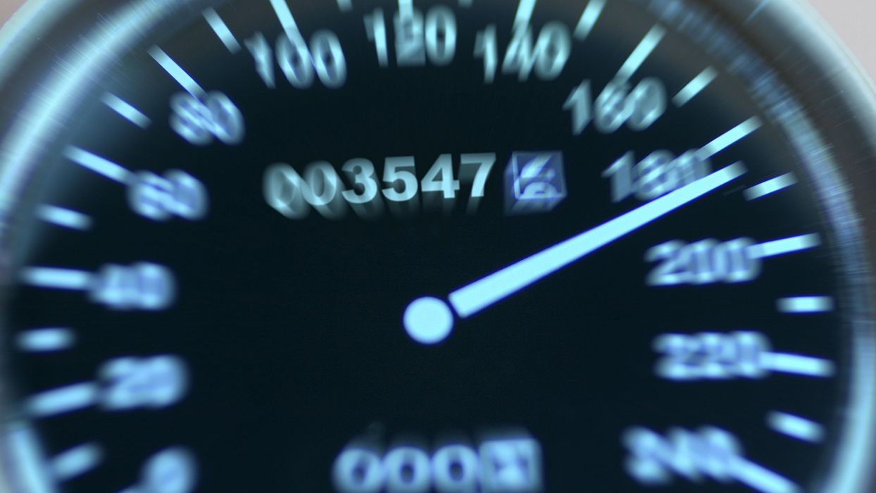 Дика швидкість: дорожні камери зафіксували антирекорд порушення швидкісного режиму