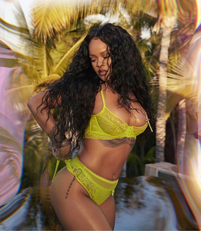 Rihanna похизувалася відвертою білизною: пікантні кадри - фото 407680