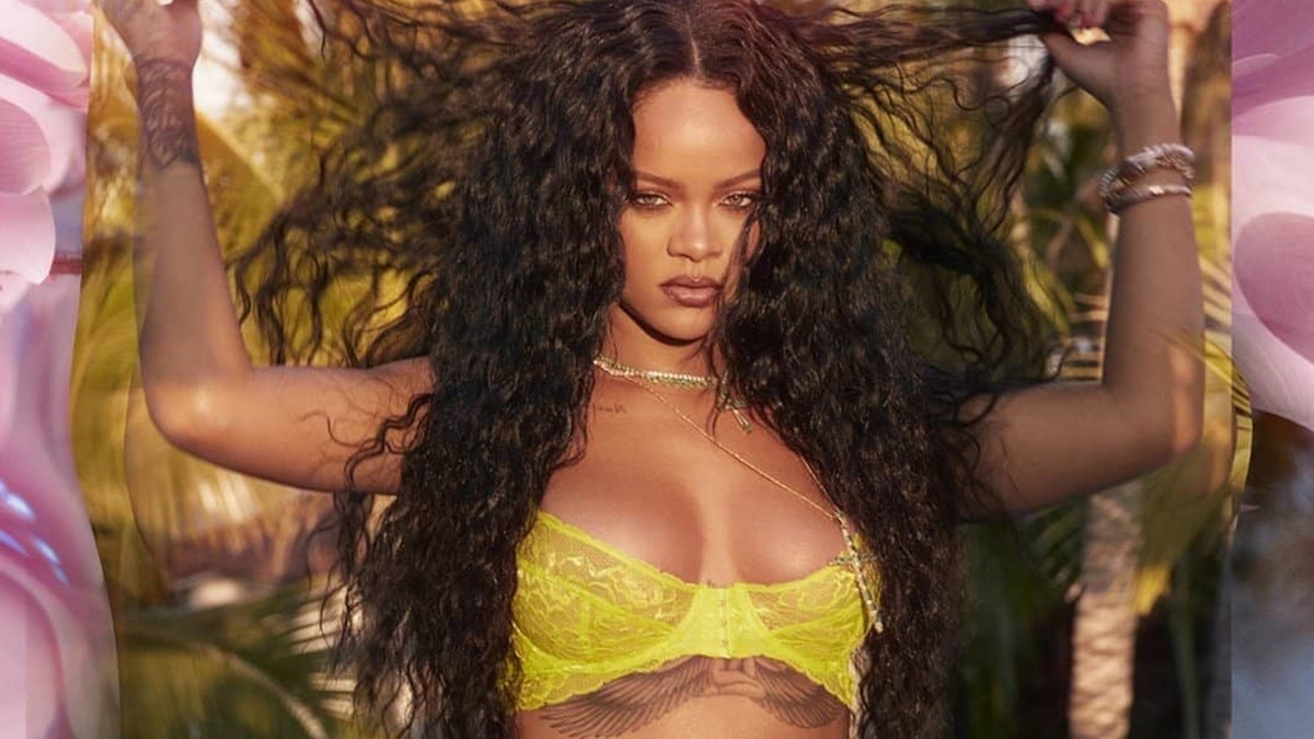 Rihanna похизувалася відвертою білизною: пікантні кадри - фото 1