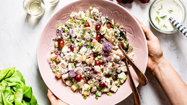 Заправляйте улюблені салати грецьким йогуртом - фото 407789