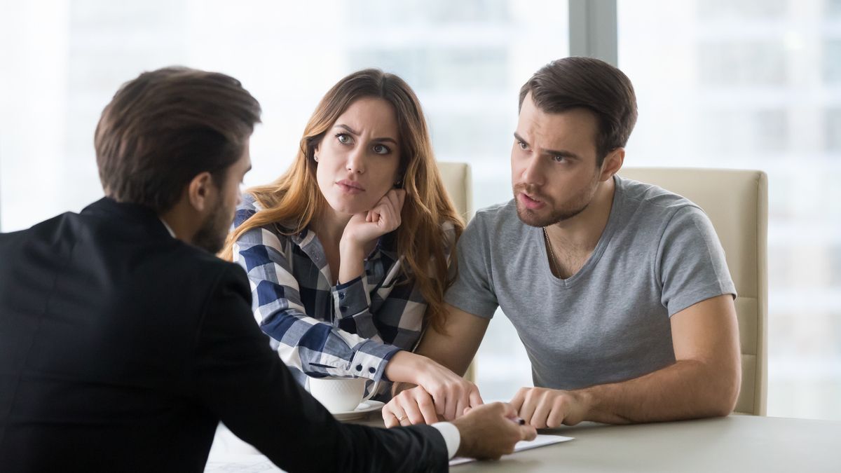 Чому страхування в офісі дорожче, ніж онлайн на Hotline.Finance