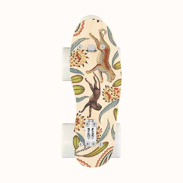 Бренд Hermes створив кросівки, які стають роликами - фото 407997