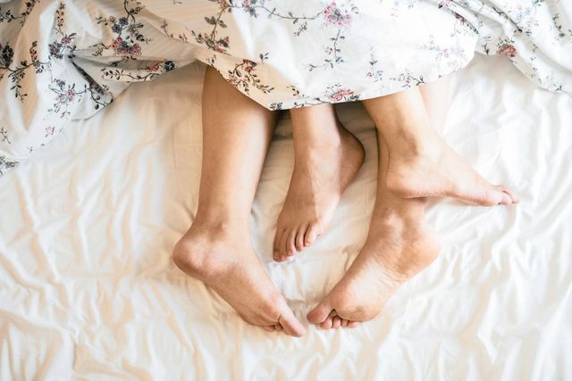 Учені закликають займатися сексом у масках - фото 408149