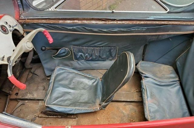 Дивіться на футуристичне триколісне авто з 60-х з відкидною кабіною - фото 408162