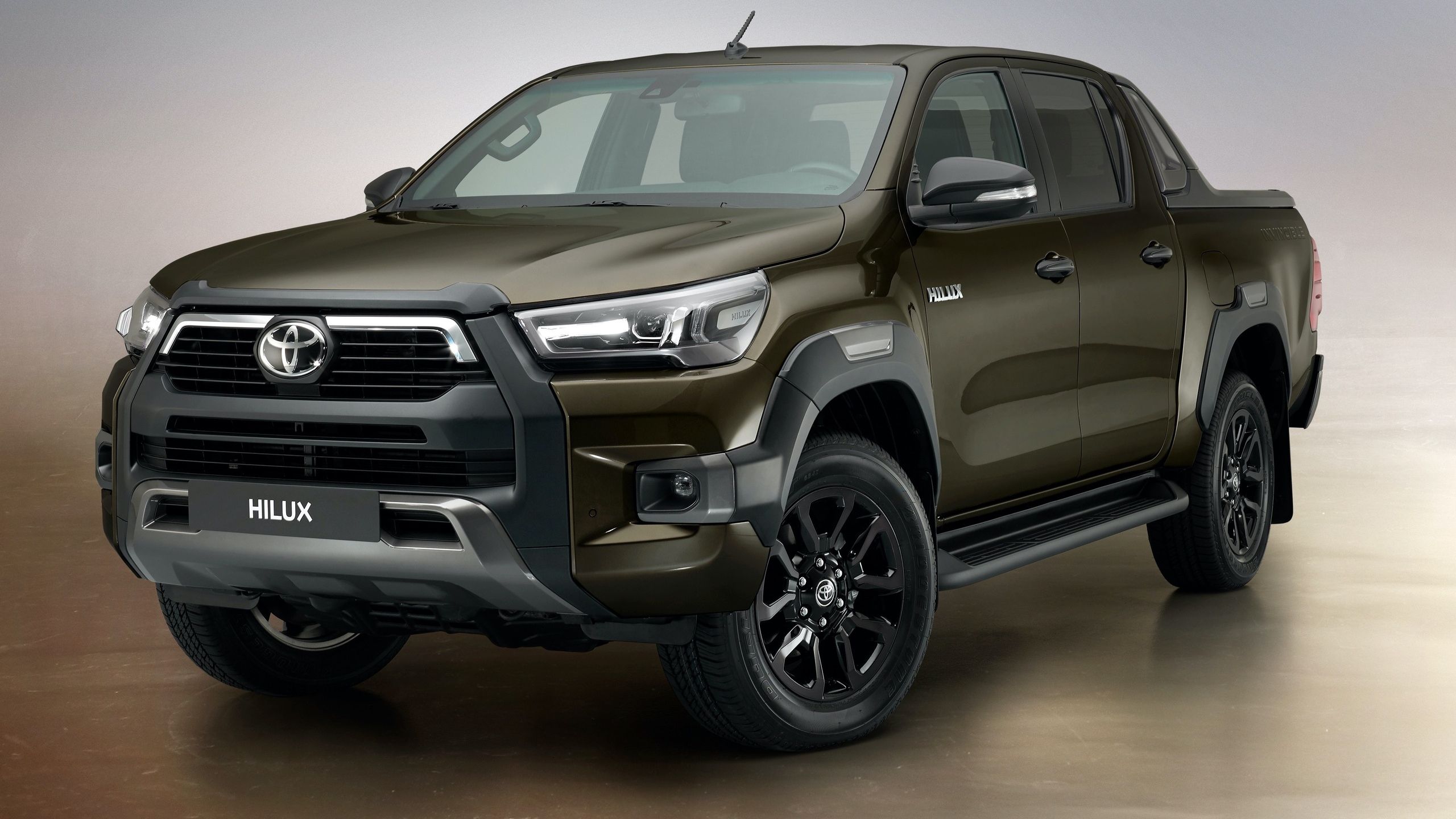 Toyota представила потужний оновлений пікап Hilux