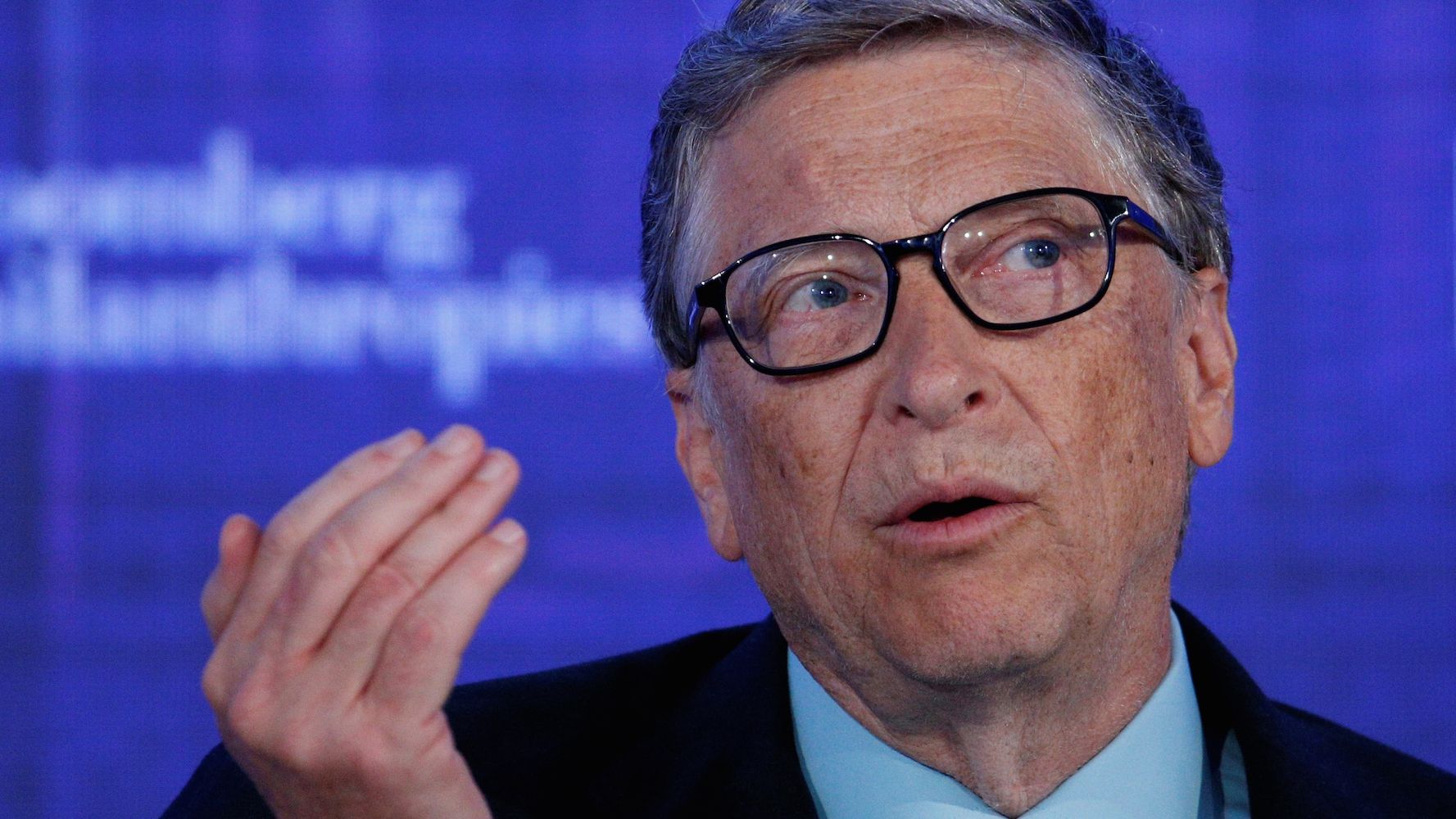 Важко заперечувати: Білл Гейтс відреагував на чутки про чипування людей
