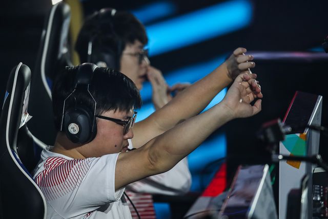 Геймер покинув кіберспорт через стан здоров'я - фото 408490