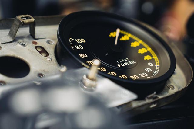 Класичний Jaguar XK120 перетворили на електрокар - фото 408514