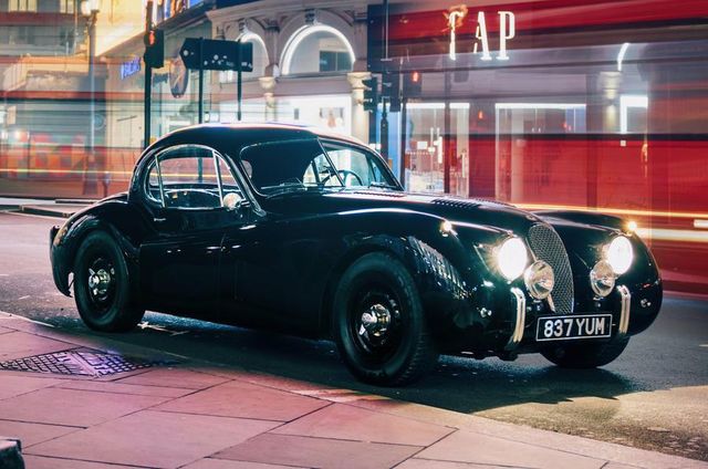 Класичний Jaguar XK120 перетворили на електрокар - фото 408518