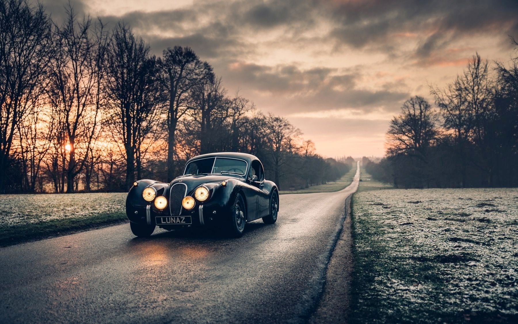 Класичний Jaguar XK120 перетворили на електрокар
