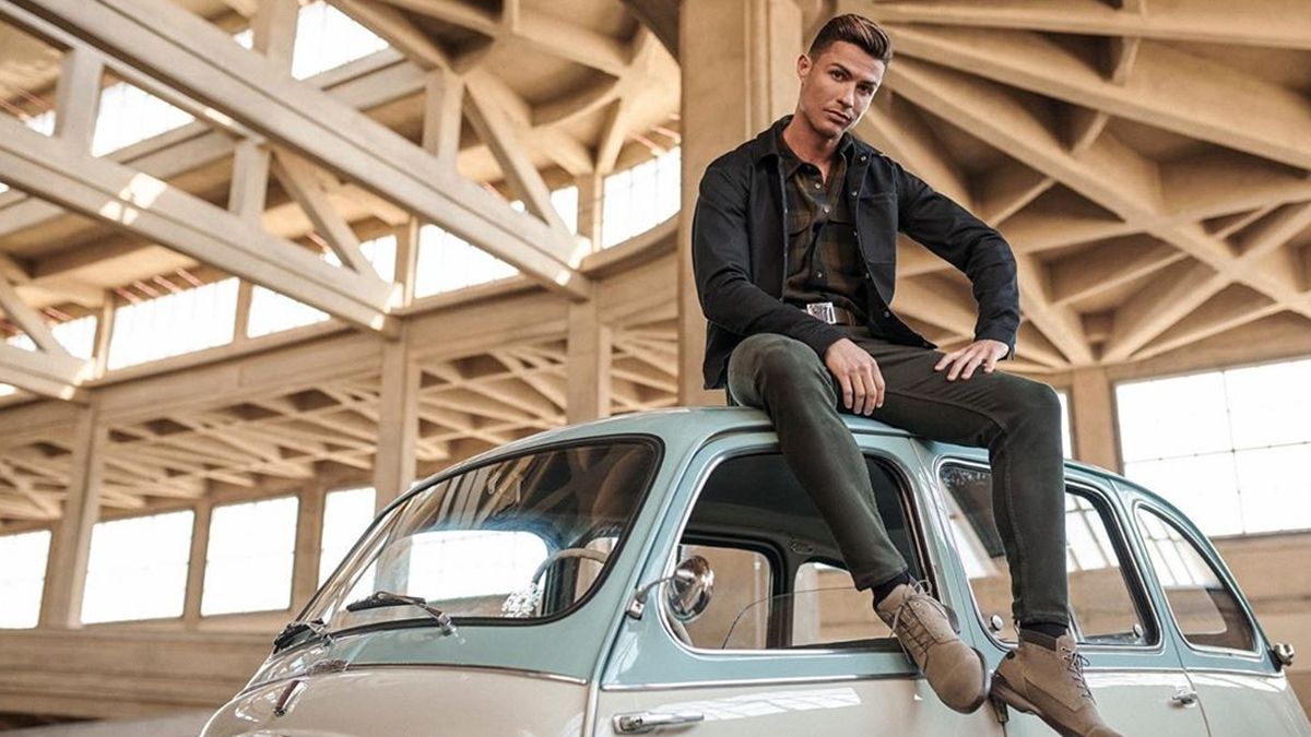 Кріштіану Роналду зробив подарунок юному футболісту, який повторив його гол