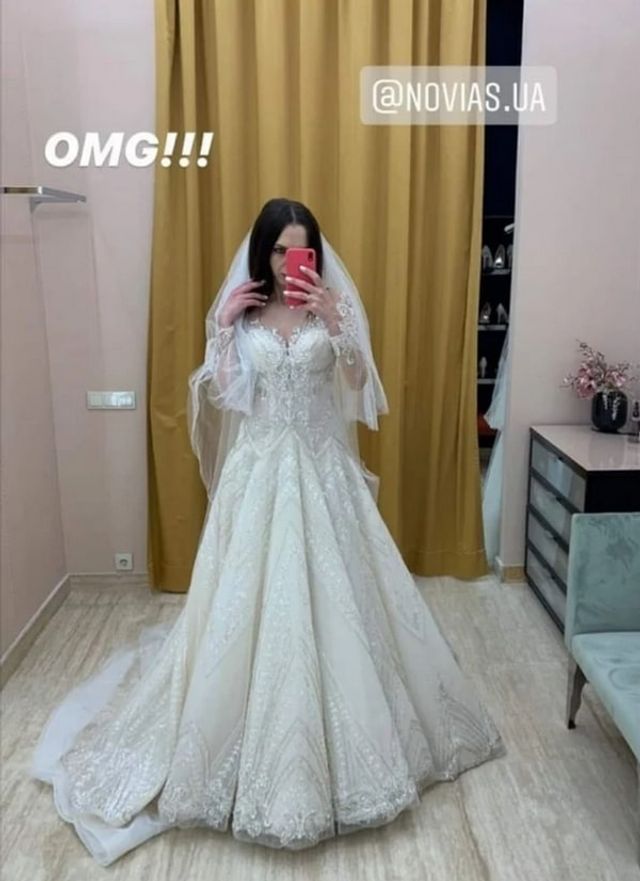 Sonya Kay провела з шанувальниками примірку весільної сукні - фото 408775