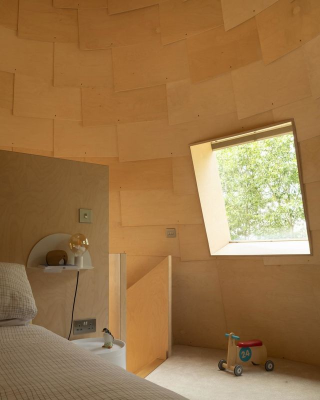 В Англії архітектори створили дім у вигляді хмелесушарки: ефектні фото - фото 408869