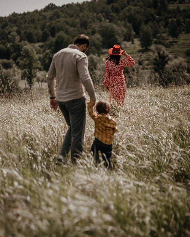 Вагітна Джамала підкорила мережу серією теплих фото з сім'єю - фото 409069