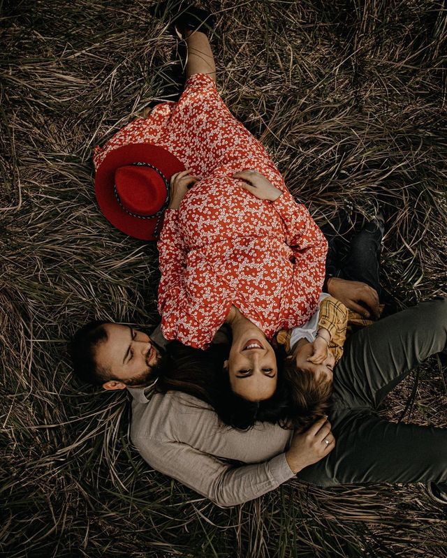 Вагітна Джамала підкорила мережу серією теплих фото з сім'єю - фото 409073