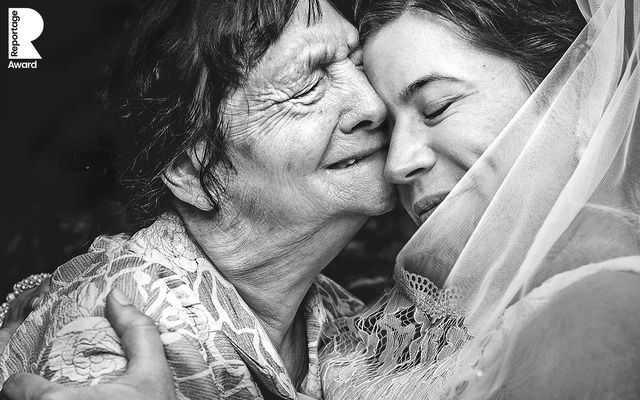 Від сліз до реготу: добірка весільних фото, які не залишать вас байдужими - фото 409279