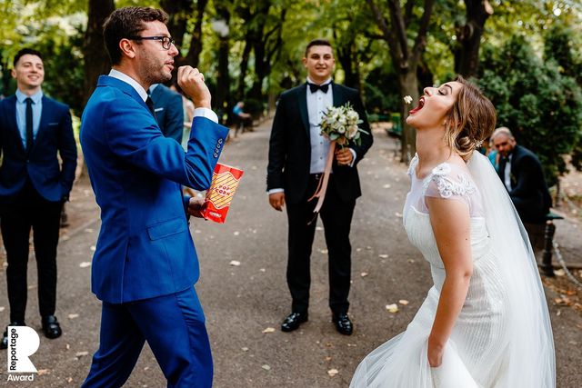 Від сліз до реготу: добірка весільних фото, які не залишать вас байдужими - фото 409287