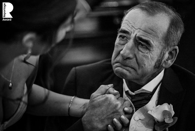 Від сліз до реготу: добірка весільних фото, які не залишать вас байдужими - фото 409291