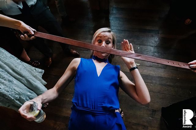 Від сліз до реготу: добірка весільних фото, які не залишать вас байдужими - фото 409295