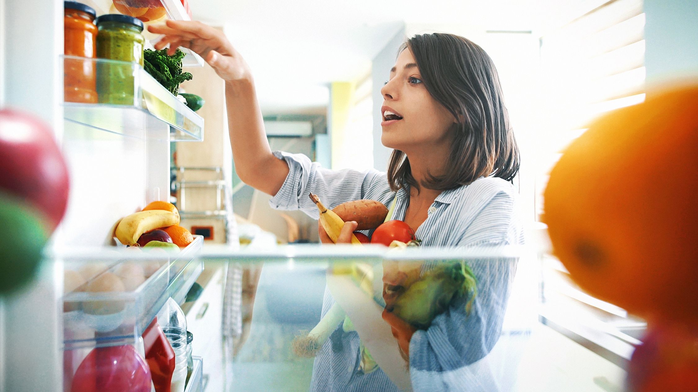 Експерти назвали продукти, яким не місце у холодильнику