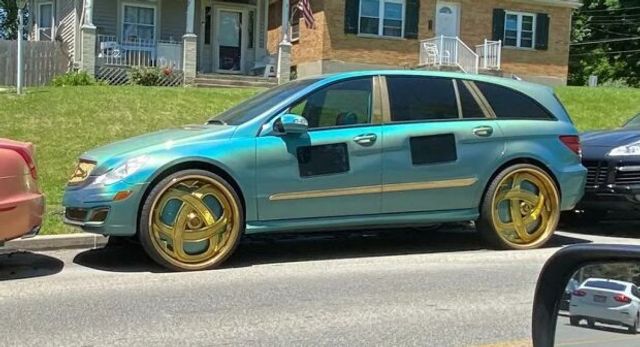 У мережі показали тюнингований Mercedes з родзинкою - фото 409591