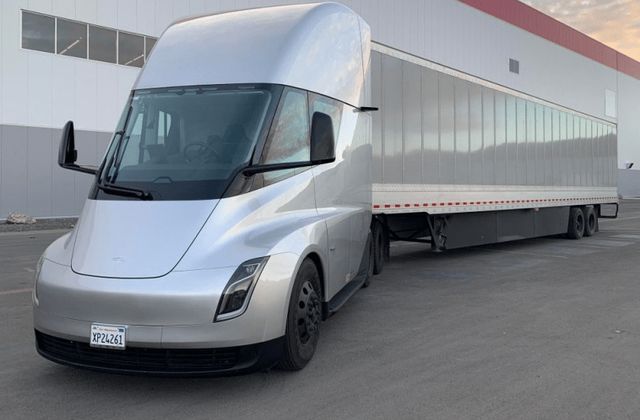 Tesla Semi - фото 409634