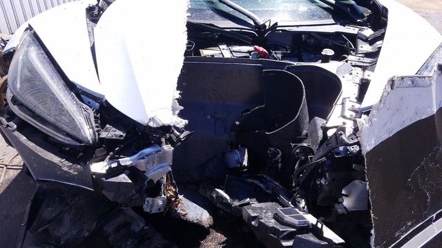 Цей розбитий Chevrolet Corvette оцінили вдвічі дорожче за новий - фото 409701