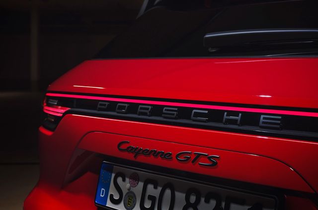У нового Porsche Cayenne з'явилася спортивна версія GTS - фото 409840