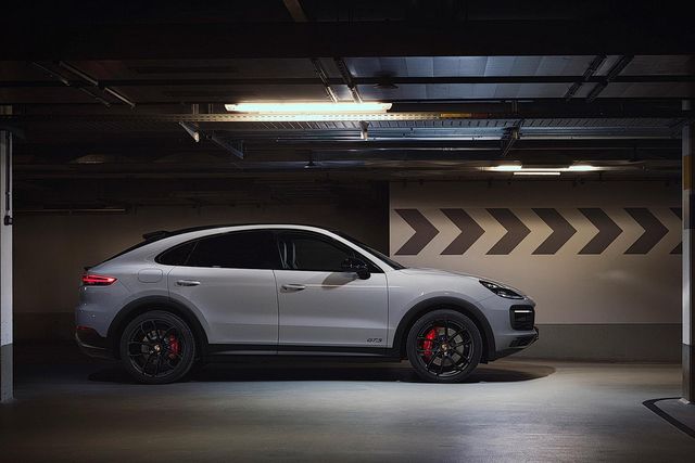 У нового Porsche Cayenne з'явилася спортивна версія GTS - фото 409841
