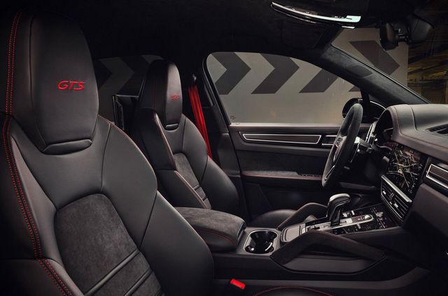 У нового Porsche Cayenne з'явилася спортивна версія GTS - фото 409852