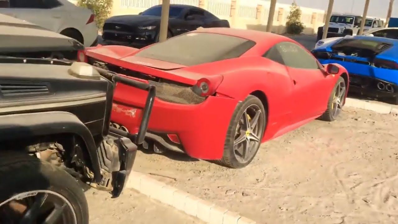 У Дубаї показали смітник люксових авто
