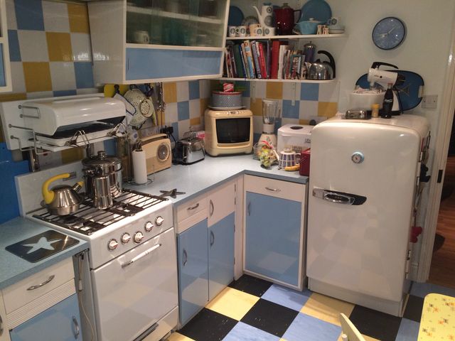 Користувачі мережі показують свою найстарішу техніку, яка досі працює: 15 фото - фото 410131