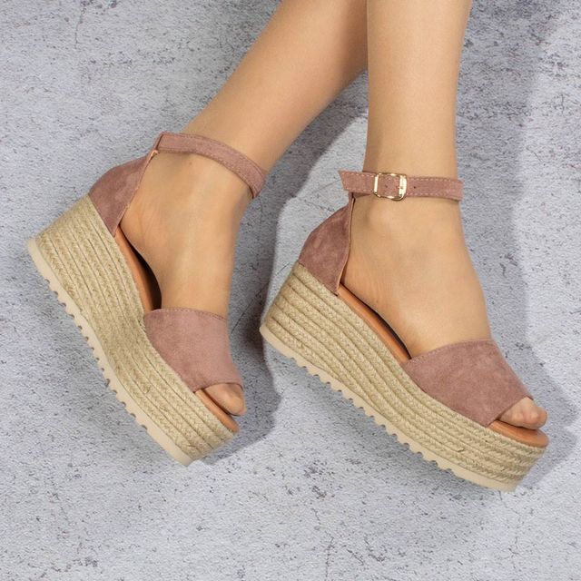 Найкращі речі для базового літнього гардероба - фото 410209