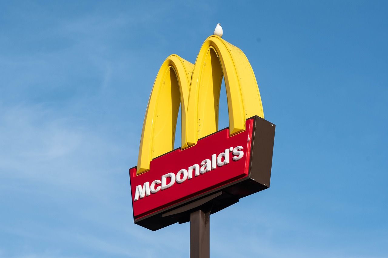 Переклад меню McDonald's для тих, хто не розуміє української чи англійської