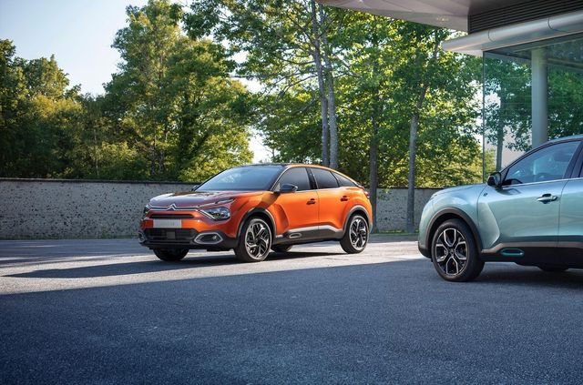 Від кросовера до електромобіля: новий Citroen C4 отримав відразу дві версії - фото 410521