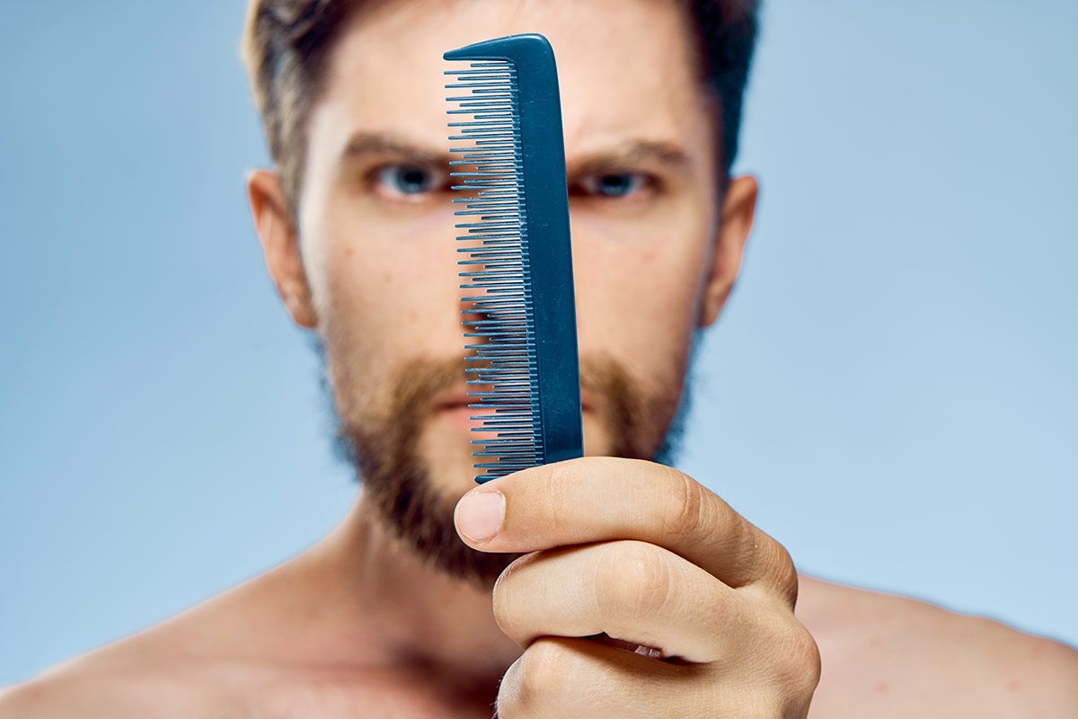 Учені розповіли, що може врятувати чоловіків від раннього облисіння