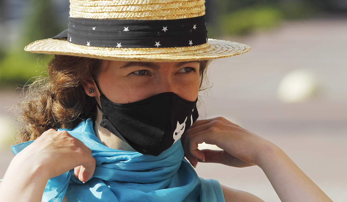 Епідемія коронавірусу в Україні не вщухає - фото 1